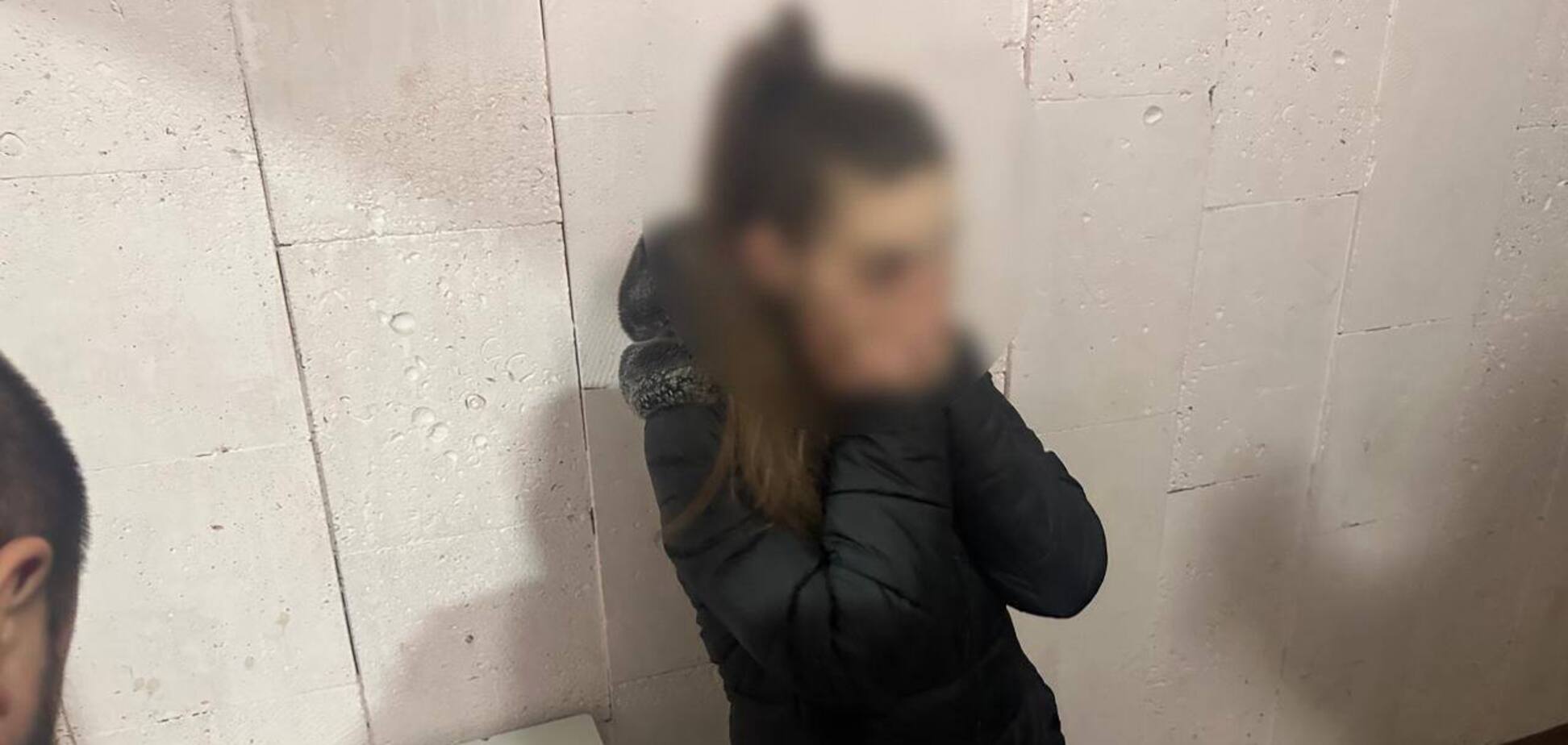 В Харькове полицейские задержали мать, которая продала собственного ребенка за 20 тыс. долларов: хотела купить авто. Фото