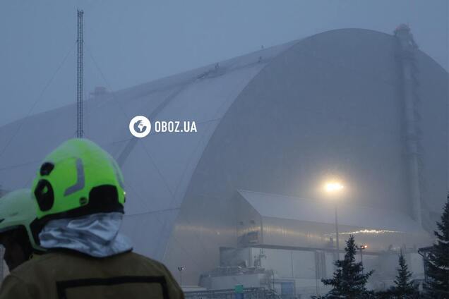 Удар дрона по ЧАЕС: що відомо про рівень радіації і тління утеплювачів після пожежі. Фото