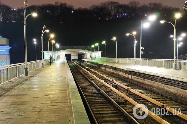 Була кінцевою та мала 'ліфт' для вагонів: як виглядала станція метро 'Дніпро' у Києві в 1963-му. Унікальне фото