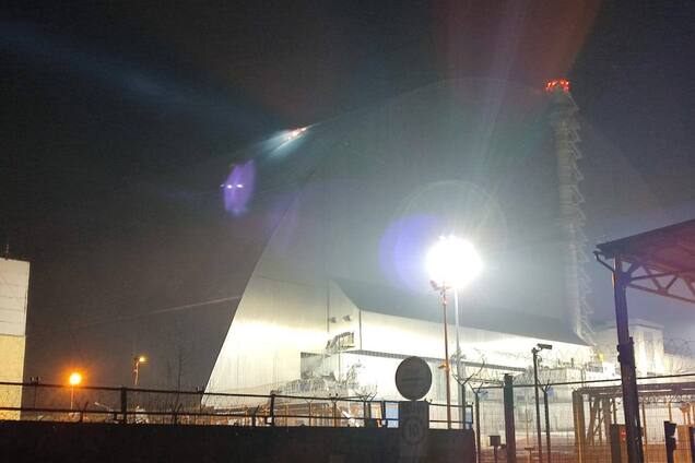 Дрон двигался на сверхнизких высотах: новые подробности атаки РФ на укрытие на ЧАЭС. Фото и видео