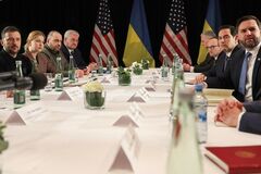 'Хотим достичь продолжительного мира': подробности встречи Зеленского с вице-президентом США в Мюнхене. Фото