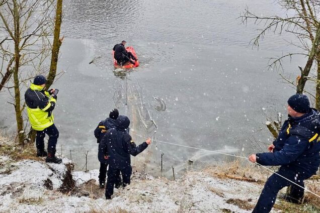 В Херсонской области трое детей погибли, провалившись под лед: последнее тело искали более суток