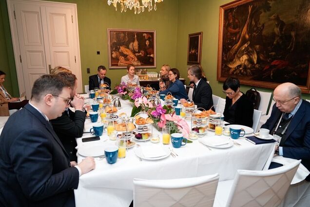 Міністри країн ЄС терміново зібралися у Мюнхені після заяв США про відносини з Європою