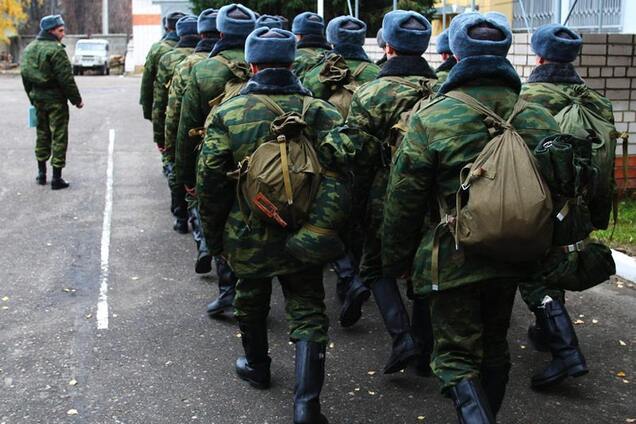 Сплять у льоху: Путін кидає на війну проти України навіть строковиків – перехоплення ГУР