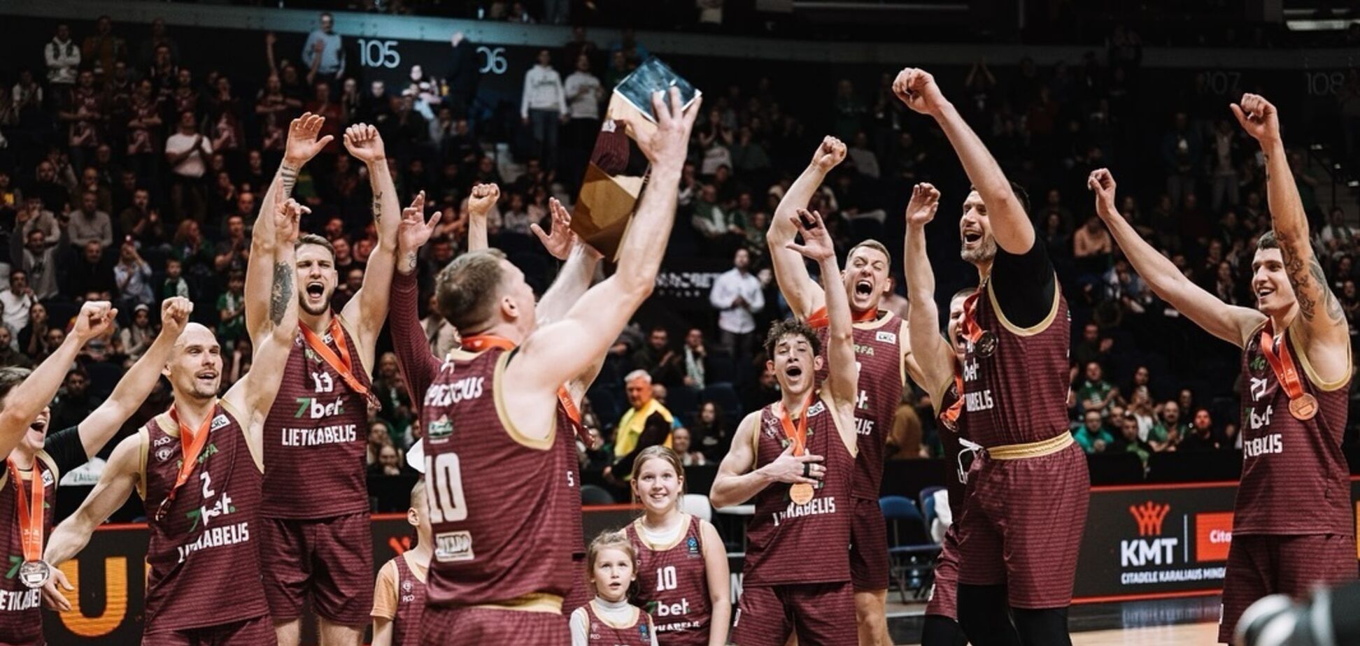 Украинцы за границей: Ткаченко выиграл Кубок Германии, Ковляр набрал 30 очков в матче Кубка Литвы