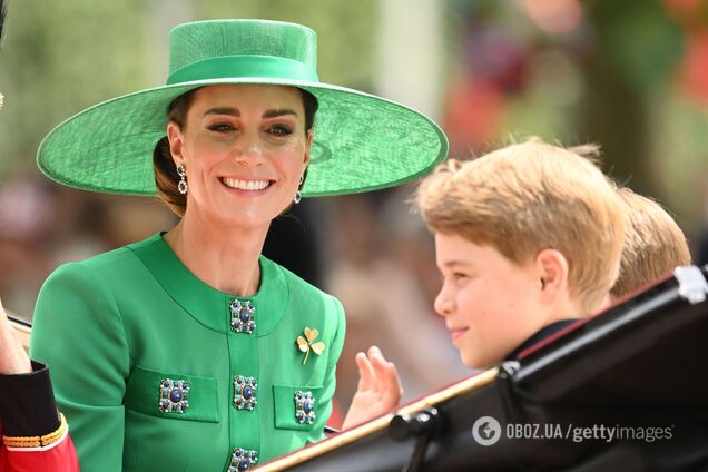 Трое детей Кейт Миддлтон нарисовали портрет мамы, но рисунок принца Джорджа поразил сеть больше всего. Фото