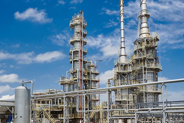 Есть попадания: дальнобойные дроны ГУР атаковали НПЗ в Краснодарском крае