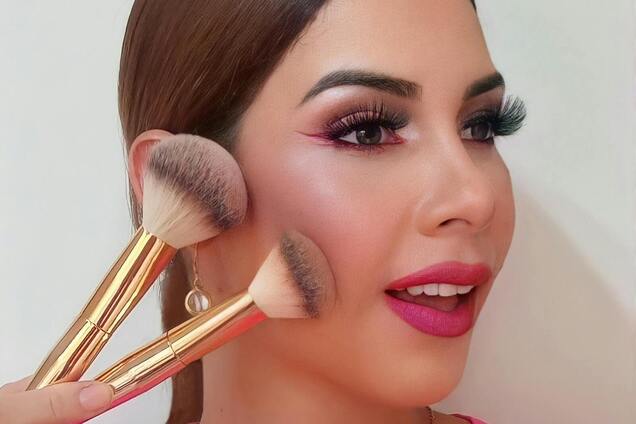 Забудьте о ровных стрелках: назван самый романтичный тренд в макияже