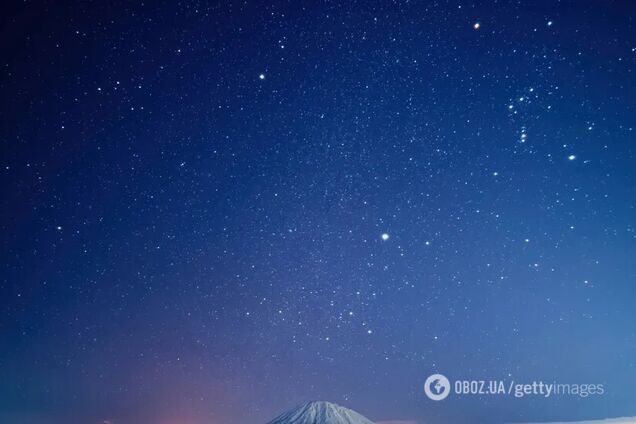 Зимовий трикутник зустрічається з 'трикутником Марса': жителі Землі побачать яскраве видовище