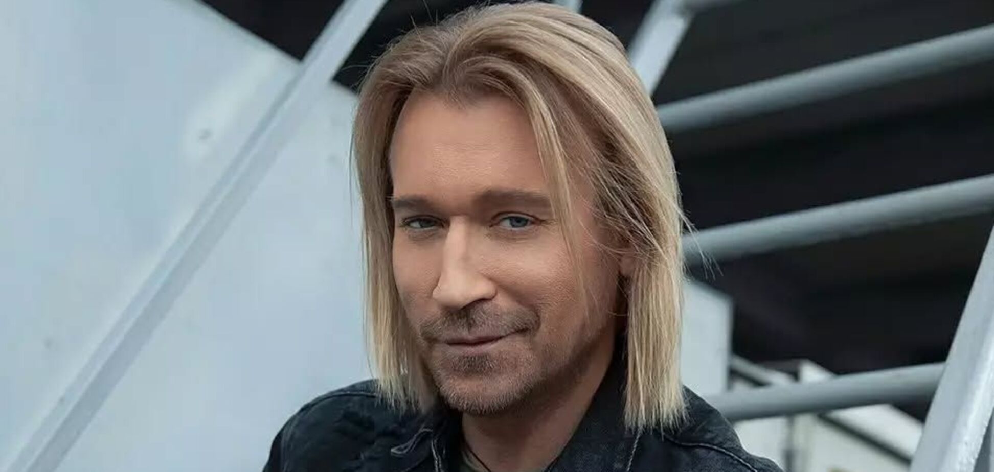 'Простите его, идеальные люди': глава фан-клуба Винника назвала причину, почему артист пел на русском языке за границей