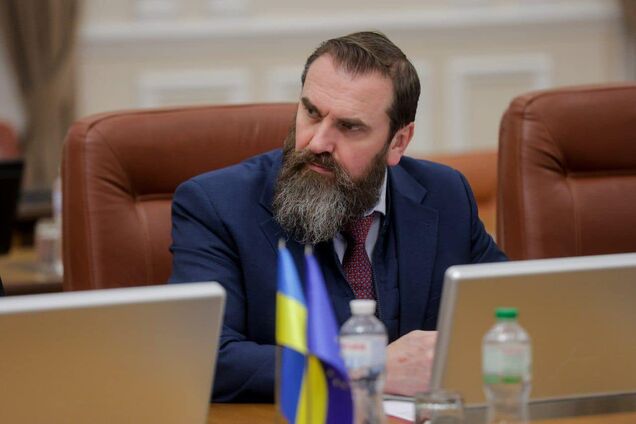 Лісовий взяв під контроль доплати вчителям і звернувся до місцевої влади через 'маніпуляції'