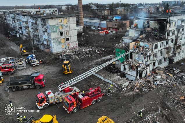 Ракетный удар по Полтаве: завершены спасательные работы, погибли 14 человек, среди них - трое детей. Фото и видео