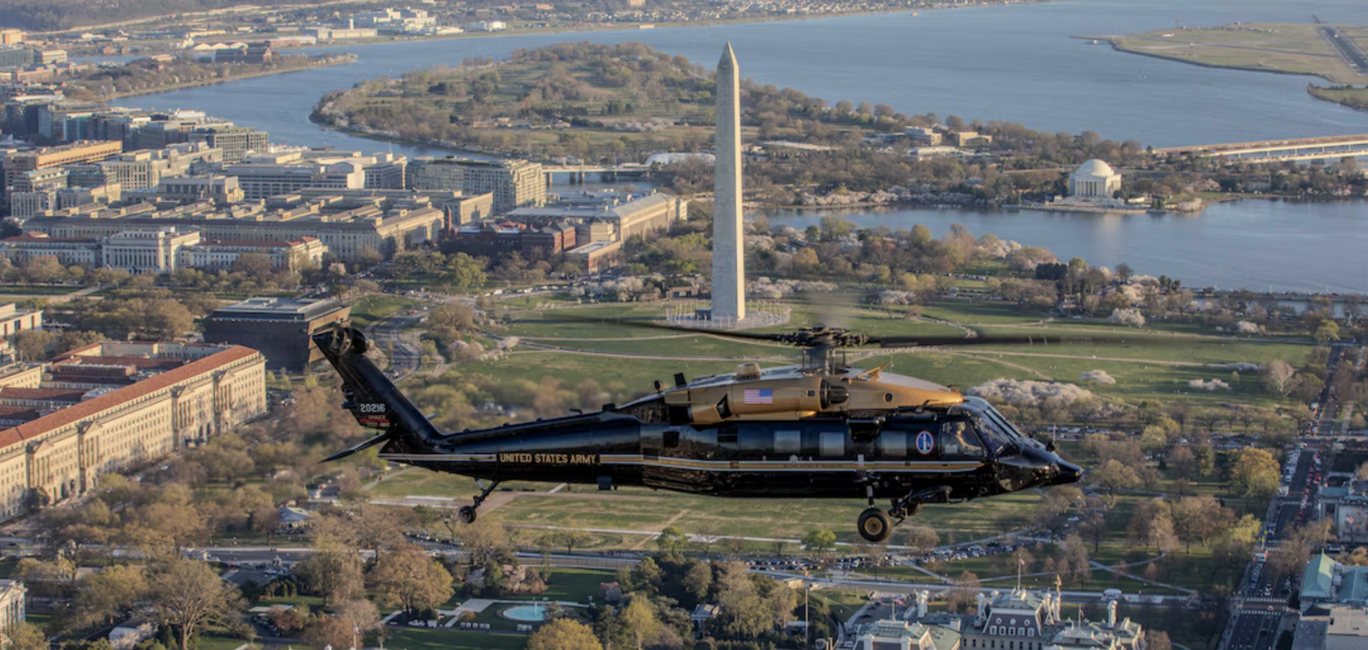 Вертолет, который врезался в пассажирский самолет вблизи Вашингтона, использовался как такси для чиновников – WSJ