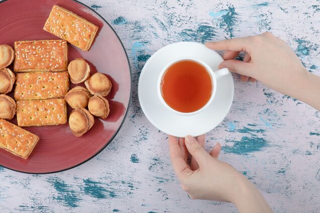 Чому в СРСР завжди пили чай із печивом і часто використовували блюдця замість чашок