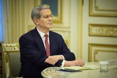 'Был очень изощренный план': Бессент через восемь дней раскритиковал отказ Зеленского подписать соглашение Трампа о 'редкоземах'