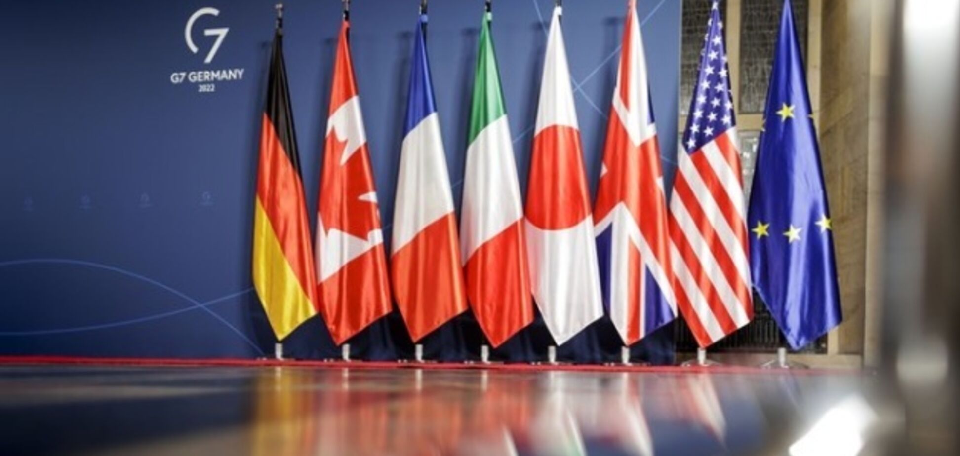 Країни G7 хочуть відмовитися від заклику щодо ліміту цін на російську нафту – Bloomberg