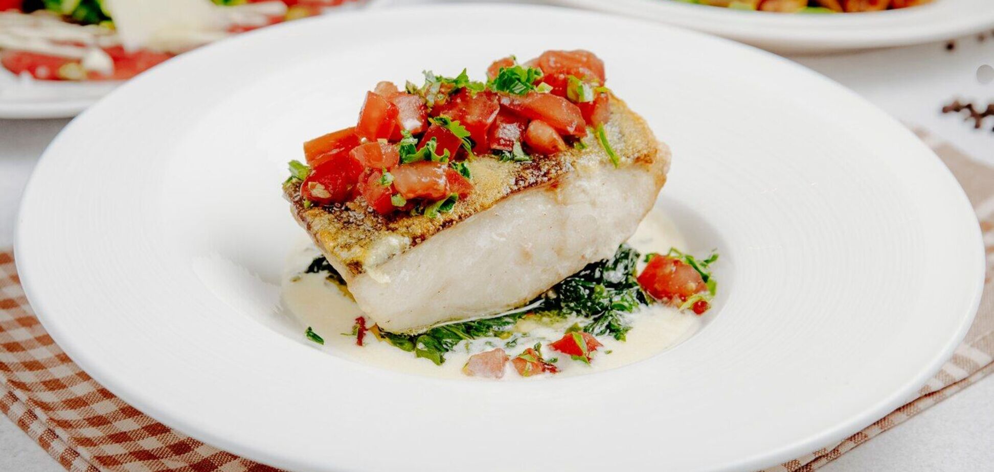 Как вкусно пожарить хек на сковороде: рыба получится очень нежной и сочной