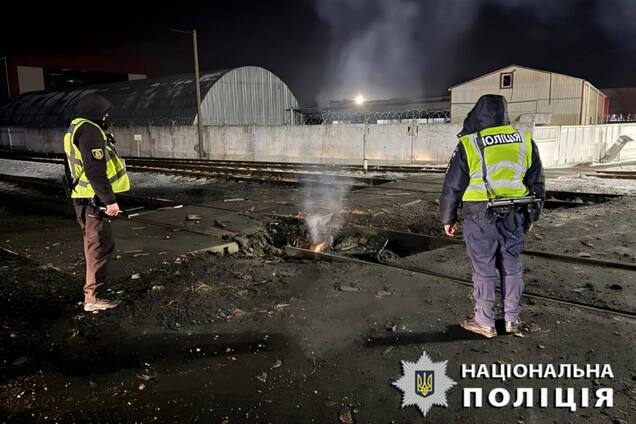 Росіяни атакували Київщину 'Шахедами': у Бориспільському районі загинув залізничник, у столиці спалахнула пожежа. Фото й відео