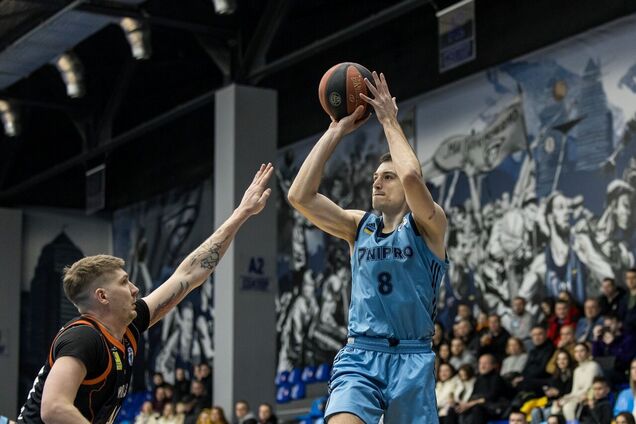 'Днепр' победил 'Кривбасс' в доигрывании перенесенного матча Суперлиги Favbet