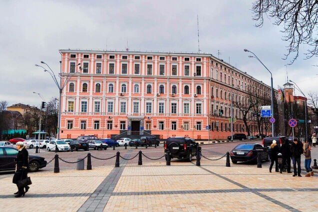 У начальника одного з відділів поліції Києва конфіскували квартиру та авто