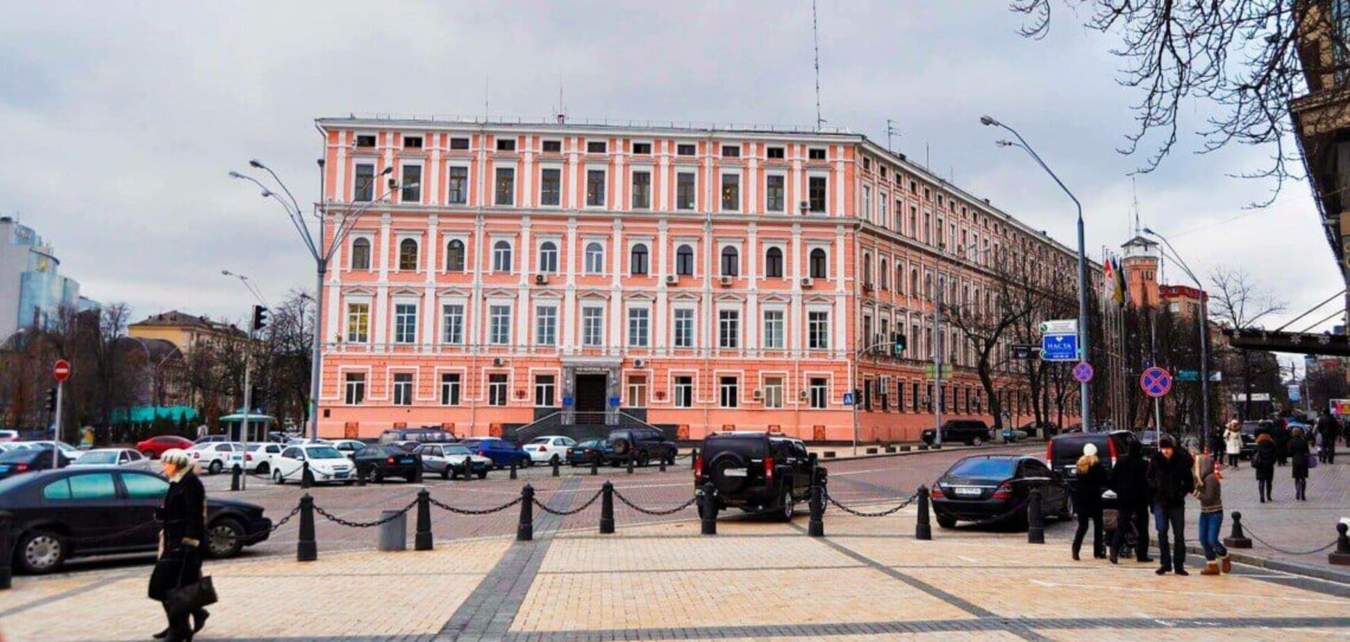 У начальника одного з відділів поліції Києва конфіскували квартиру та авто