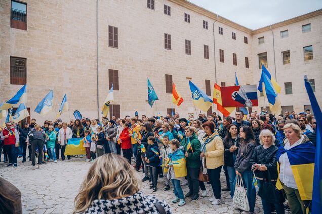 Почесний консул України на Болеарських островах допоміг організувати акцію до третьої річниці повномасштабної війни