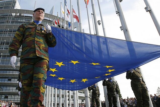 'Нужна поддержка США': в Париже заявили, что Франция, Британия, Германия и другие страны Европы готовы отправить войска в Украину