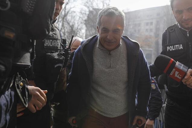 Задержанному экс-кандидату в президенты Румынии Джорджеску выдвинули обвинения: какие ограничения на него наложили