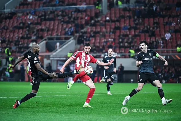 Лидер сборной Украины по футболу провел феерический матч в Кубке Греции, спровоцировав овации стадиона. Видео