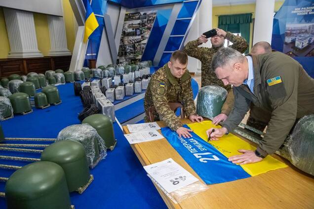 Бойцы 27-й Печерской бригады Нацгвардии получили купольные РЭБы от Киева. Фото