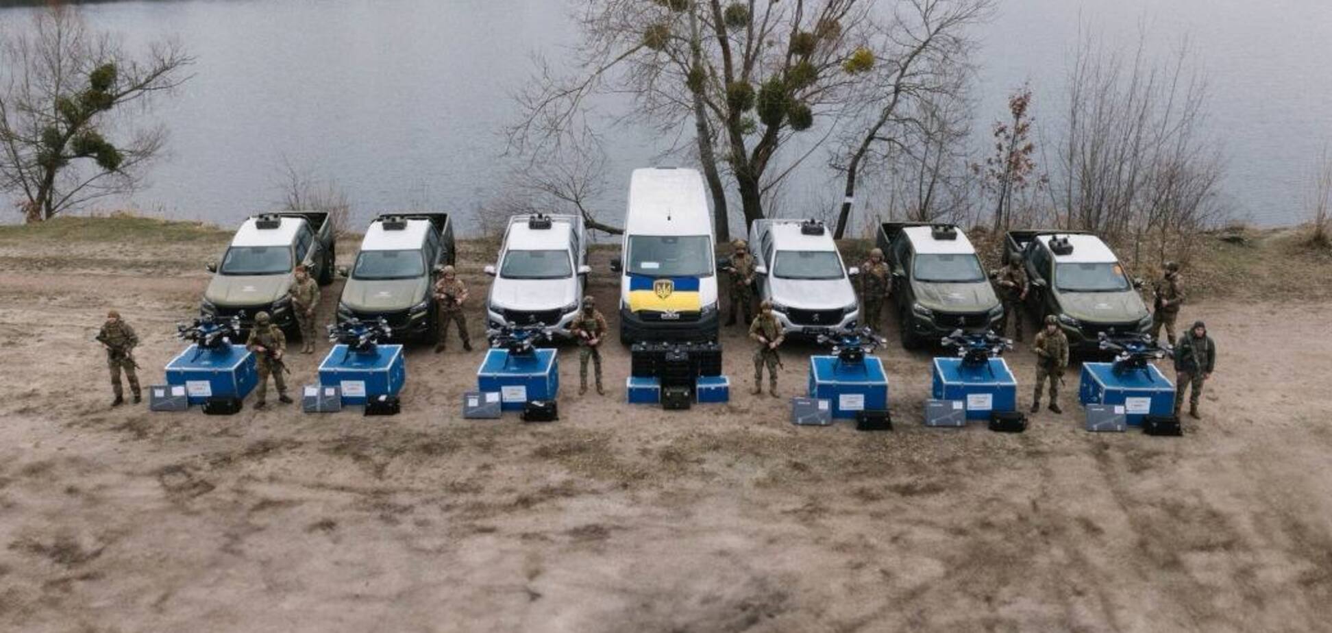 Передали транспорт, РЕБ, БпЛА та обладнання: 'Укрнафта' передала техніку українським військовим