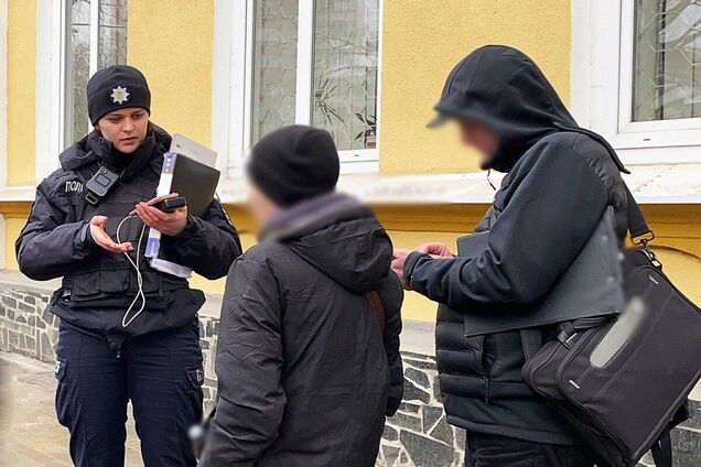 СБУ запобігла теракту в центрі Житомира: підозрюваного затримали. Фото, відео та подробиці