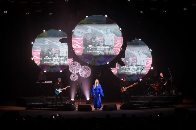 Тоня Матвієнко на сольному концерті у Києві заспівала присвяту мамі і презентувала пісню 'Ліхтарики'