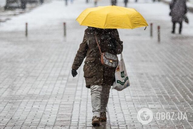 Праздник приближается: в Киеве пошел первый снег. Видео