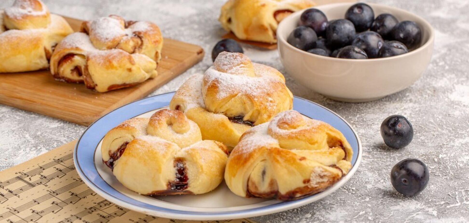 Сирні ватрушки на перекус: смачний рецепт для дбайливих мам