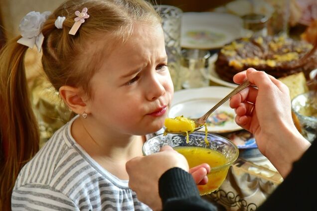 Из школьного меню могут исчезнуть первые блюда: эксперт объяснила, нужно ли детям есть суп