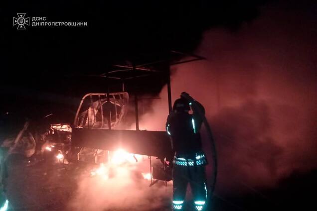 Російський дрон влучив у вантажівку на Дніпропетровщині: одна людина загинула, ще одна поранена. Фото