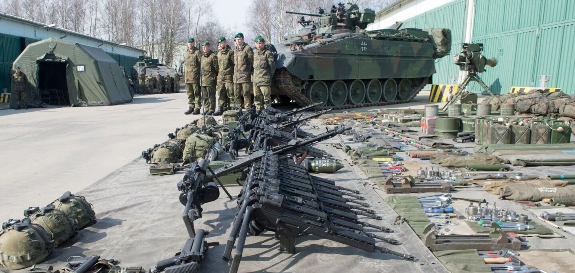 Більшість німців підтримують надання військової допомоги Україні включно з миротворчим контингентом – опитування