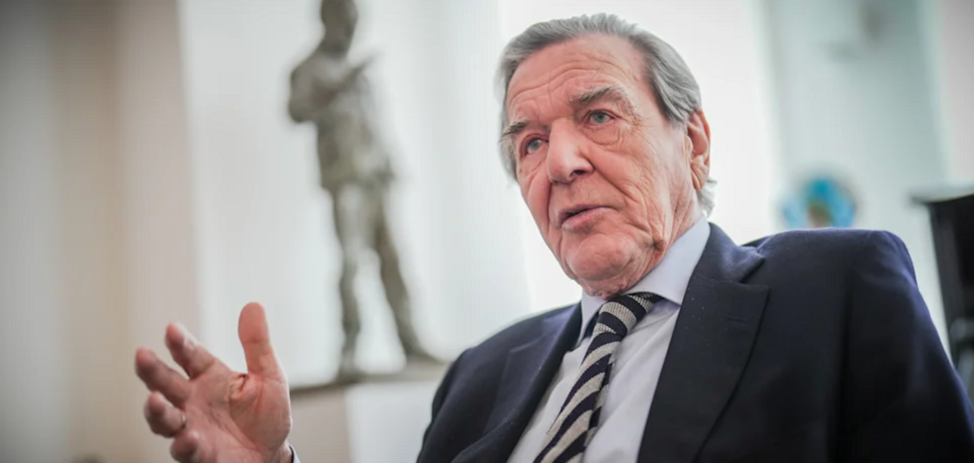 Немецкий банк заблокировал деньги из России для экс-канцлера Шредера: что случилось