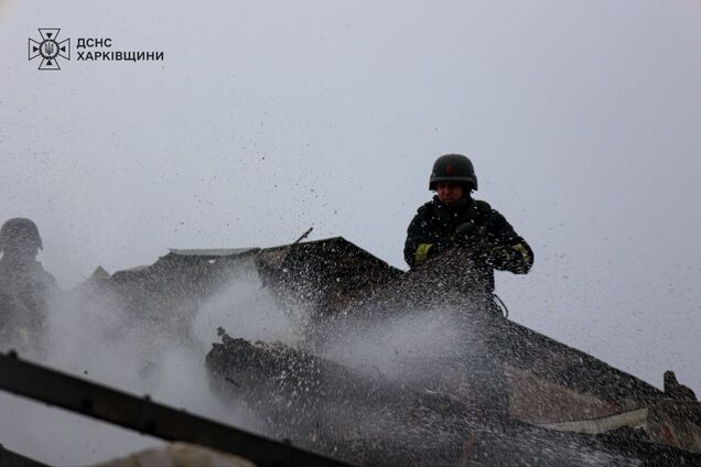 Окупанти вночі вдарили по Харкову, стались пожежі: є постраждалий
