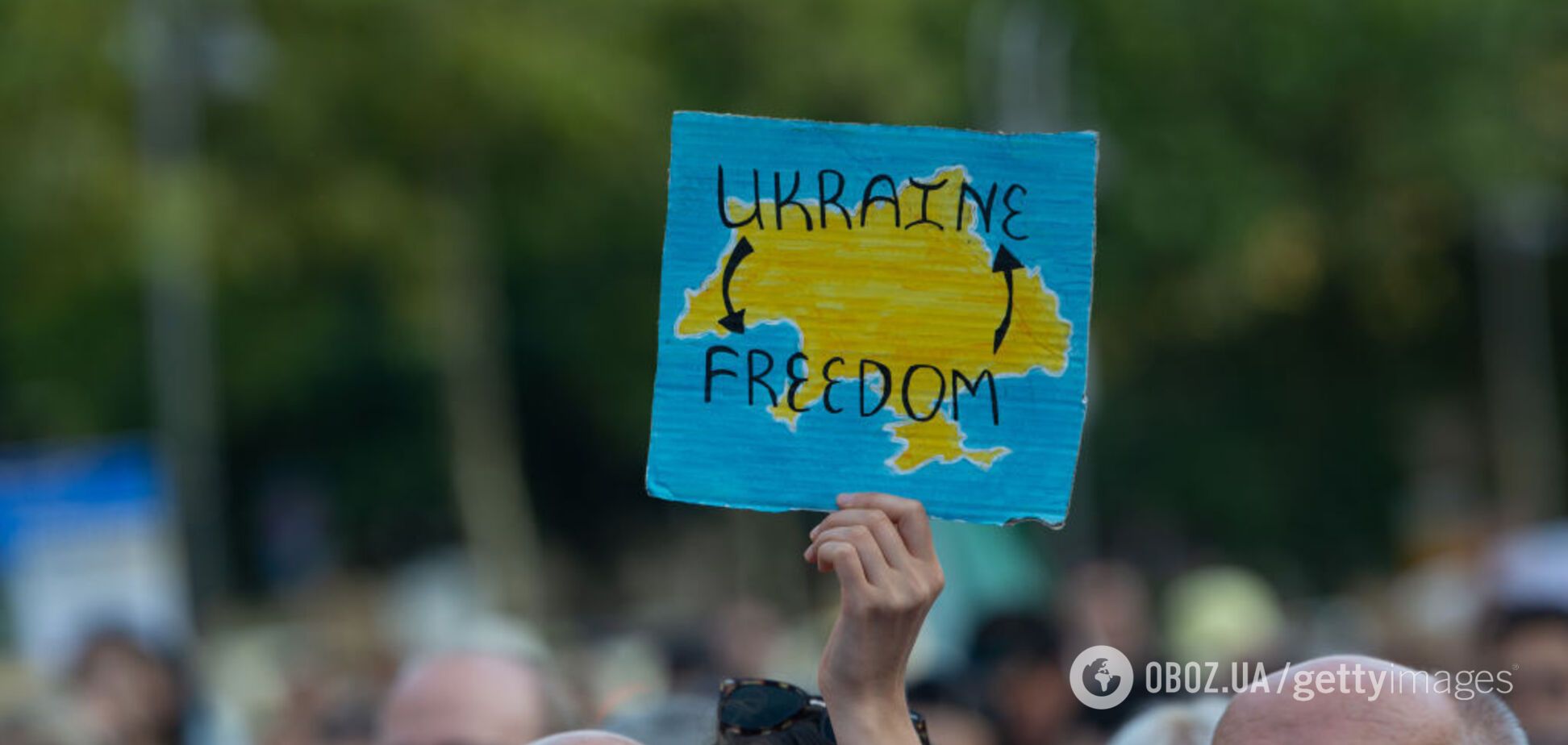 Як українці оцінюють ситуацію в державі, що вважають загрозами і чи мають плани на переїзд: результати опитування