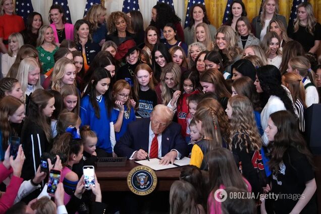 Трамп підписав указ, який забороняє трансгендерам брати участь у спортивних змаганнях серед жінок