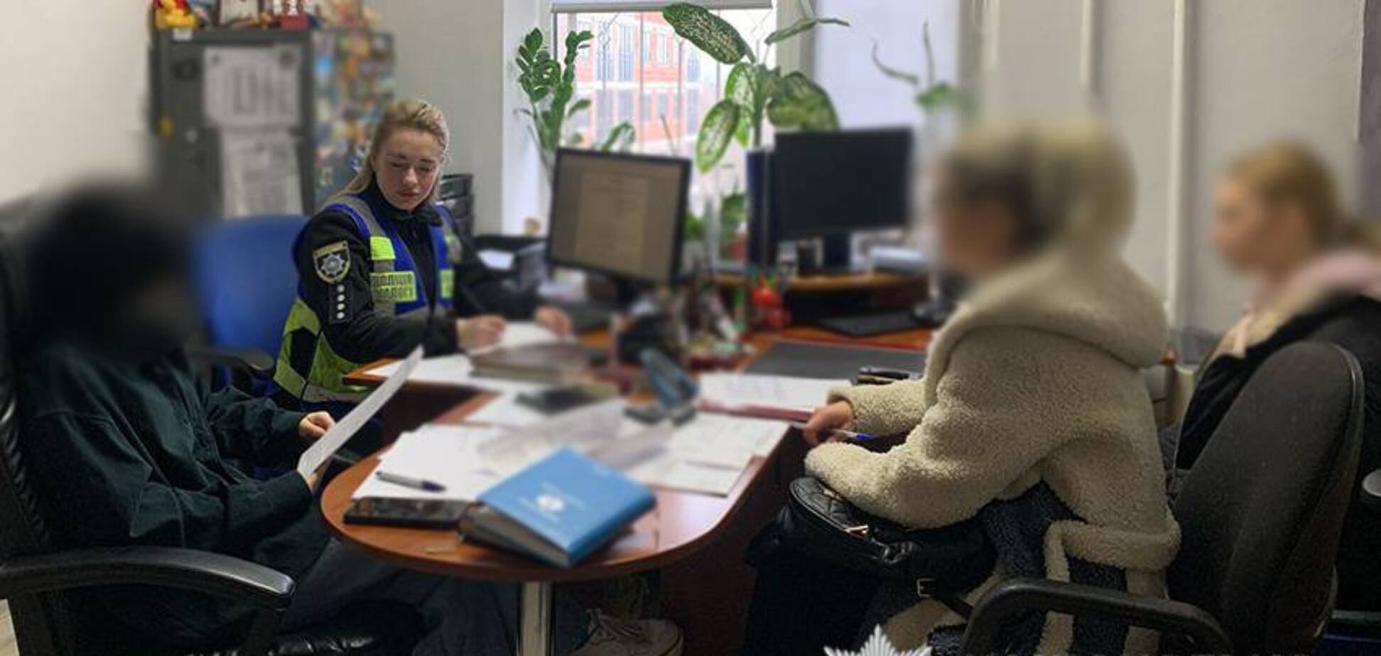 Избиение юноши группой подростков на Оболони: участникам происшествия сообщили о подозрении. Фото