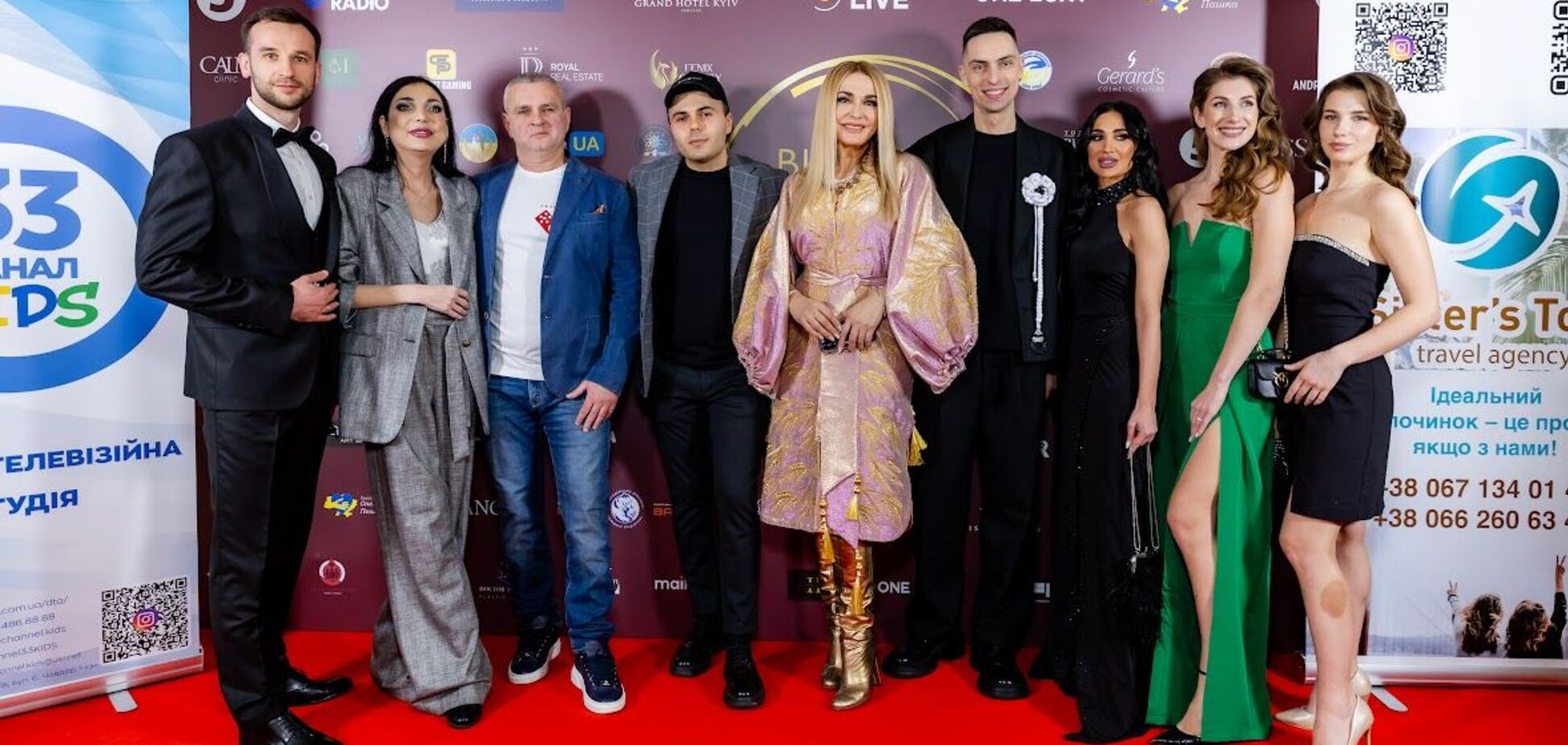 Fenix Charity відзначила найкращих на Business Gravity Awards 2025: OBOZ.UA отримав медіа року