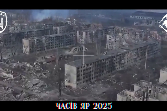 Вуличні бої тривають: у Нацгвардії показали, як зараз виглядають вулиці Часового Яру. Відео