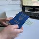 Иллюстрация к пересечению границы – паспорт для выезда за границу