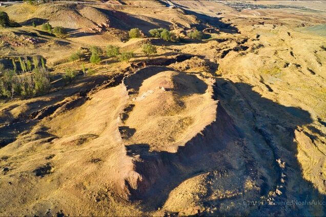 Ученые утверждают, что нашли Ноев ковчег, и привели неопровержимые доказательства. Фото