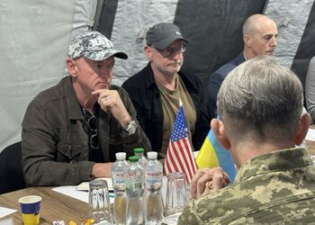 'Безпека України пов'язана із безпекою США': американский сенатор Келлі після візиту до Києва закликав Трампа відновити допомогу ЗСУ