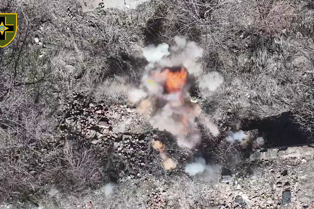 'Десант в панике разбежался кто куда': украинские военные разбили танковую колонну врага на Торецком направлении. Видео