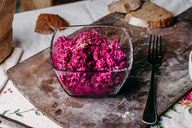 Конкурент винегрета: самый вкусный майонезный салат со свеклой